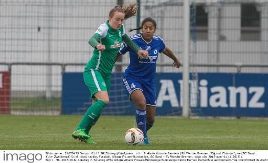 v.li.: Stefanie Antonia Sanders (SV Werder Bremen, 20) und Chioma Igwe (SC Sand, 4) im Zweikampf, Duell, duel, tackle, Fussball, Allianz Frauen-Bundesliga, SC Sand - SV Werder Bremen, xdgx