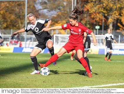 Frankfurt vl. Mandy Islacker (Frankfurt), Melanie Leupolz (Muenchen), Jackie Groenen (Frankfurt) 1. FFC Frankfurt - FC Bayern Muenchen, Fussball, Frauen, Damen, Allianz Frauen-Bundesliga, Spieltag7, 01.11.2015 Copyright: Horn xEibner-Pressefoto EP_bhorn