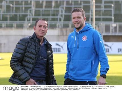 Fußball, Trainerhistorie SG Union Solingen von 1967 bis heute Niederrhein Pokal 2015 2016 Wuppertaler SV - Turu Düsseldorf -- die Trainer, Stefan Vollmerhausen (Wuppertaler SV rechts ) und Frank Zilles ( Turu Düsseldorf ) vor dem Spiel