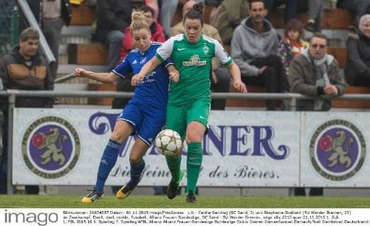 v.li.: Cecilie Sandvej (SC Sand, 3) und Stephanie Goddard (SV Werder Bremen, 23) im Zweikampf, Duell, duel, tackle, Fussball, Allianz Frauen-Bundesliga, SC Sand - SV Werder Bremen, xdgx