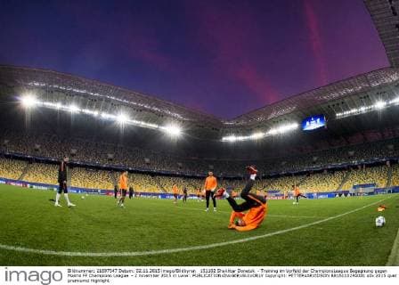 151102 Shakhtar Donetsk - Training im Vorfeld der ChampionsLeague Begegnung gegen Malmö FF Champions League - 2 november 2015 in Lwiw .  Copyright: PETTERxARVIDSON BB151102PA001