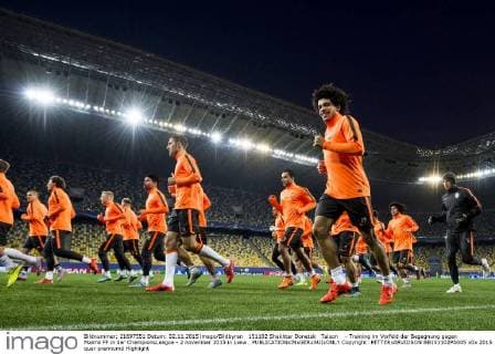 151102 Shakhtar Donetsk Taison - Training im Vorfeld der Begegnung gegen Malmö FF in der ChampionsLeague - 2 november 2015 in Lwiw .  Copyright: PETTERxARVIDSON BB151102PA005