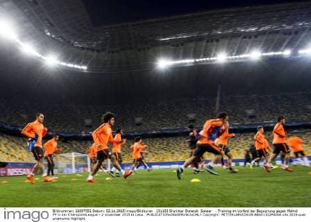 151102 Shakhtar Donetsk Spieler - Training im Vorfeld der Begegnung gegen Malmö FF in der ChampionsLeague - 2 november 2015 in Lwiw .  Copyright: PETTERxARVIDSON BB151102PA006