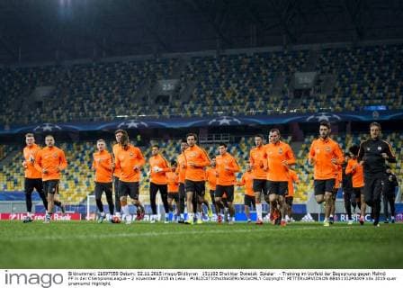 151102 Shakhtar Donetsk Spieler - Training im Vorfeld der Begegnung gegen Malmö FF in der ChampionsLeague - 2 november 2015 in Lwiw .  Copyright: PETTERxARVIDSON BB151102PA009