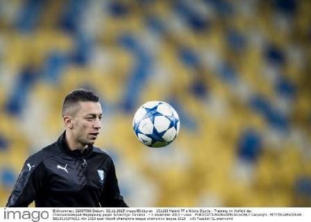 151102 Malmö FF s Nikola Djurjic - Training im Vorfeld der Championsleague-Begegnung gegen Schachtjor Donetsk - 2 november 2015 - Lwiw .  Copyright: PETTERxARVIDSON BB151102PA021