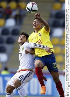Football, Ecuador v Mexico. U 17, Chile World Cup. Mexico s player, Claudio Zamudio, left, battles for the ball against Jean Pena of Ecuador during the Under 17 Chile World Cup at the Francisco Sanchez Rumoroso stadium in Coquimbo, Chile. 02 11 2015 