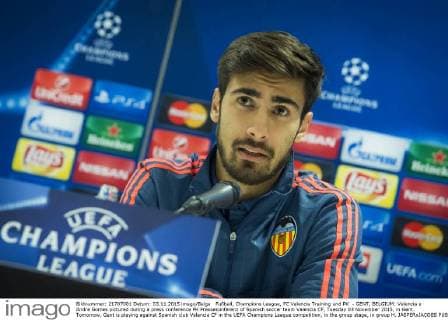 Fußball, Champions League, FC Valencia Training und PK - GENT, BELGIUM: Valencia s Andre Gomes pictured during a press conference PK Pressekonferenz of Spanish soccer team Valencia CF, Tuesday 03 November 2015, in Gent. Tomorrow, Gent is playing against Spanish club Valencia CF in the UEFA Champions League competition, in the group stage, in group H. JASPERxJACOBS  x04732837x
