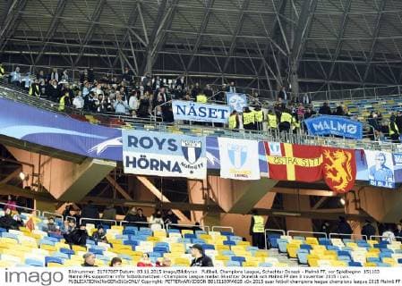 Fußball, Champions League, Schachtar Donezk - Malmö FF, vor Spielbeginn 151103 Malmö FFs supportrar inför fotbollsmatchen i Champions League mellan Shakhtar Donetsk och Malmö FF den 3 november 2015 i Lviv.  Copyright: PETTERxARVIDSON BB151103PA028