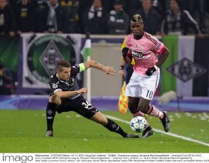 Fußball, Champions League, Borussia Mönchengladbach - Juventus Turin 03.11.2015, xovx, Fussball UEFA Champions League, Borussia Mönchengladbach - Juventus Turin, emspor, v.l. Granit Xhaka (Borussia Moenchengladbach), Paul Pogba (Juventus Turin), Aktion.