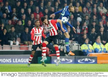 Fußball, Champions League, PSV Eindhoven - VfL Wolfsburg Eindhoven v.l. Hector Moreno ( 3, PSV Eindhoven) mit Bas Dost ( 12, VfL Wolfsburg) PSV Eindhoven - VfL Wolfsburg, Fussball, Champions-League, 03.10.2015, Copyright: Deutzmann Eibner-Pressefoto EP_CDN