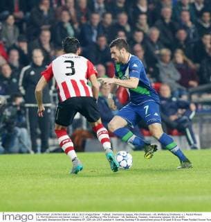 Fußball, Champions League, PSV Eindhoven - VfL Wolfsburg Eindhoven v.l. Hector Moreno ( 3, PSV Eindhoven) mit Daniel Caligiuri ( 7, VfL Wolfsburg) PSV Eindhoven - VfL Wolfsburg, Fussball, Champions-League, 03.10.2015, Copyright: Deutzmann Eibner-Pressefoto EP_CDN