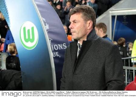 Fußball, Champions League, PSV Eindhoven - VfL Wolfsburg Eindhoven Dieter Hecking (Trainer, VfL Wolfsburg) PSV Eindhoven - VfL Wolfsburg, Fussball, Champions-League, 03.10.2015, Copyright: Deutzmann Eibner-Pressefoto EP_CDN