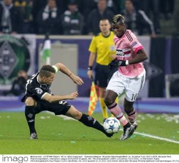 Championsleague: Borussia Mönchengladbach vs. Juventus Turin 03.11.2015, Borussia Park, Moenchengladbach, Champions League 2015 2016 GruppeD, Bor. Mönchengladbach (GER) vs Juventus Turin (ITA), im Bild Granit Xhaka (Mönchengladbach),Paul Pogba (Turin) nphxBratic