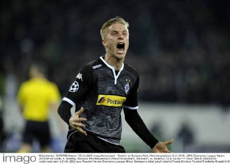 Stadion im Borussia-Park, Mönchengladbach 3.11.2015, UEFA Champions League Saison 2015 16 Vorrunde, 4. Spieltag, Borussia Mönchengladbach (Moenchengladbach, Gladbach) vs. Juventus Turin (Juve) ---- Oscar Wendt (Gladbach) jubelt nach dem 1:0