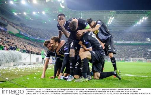 3. November 2015: Moenchengladbach, Borussia-Park: Fussball UEFA Champions League: Borussia Moenchengladbach - Juventus Turin: Moenchengladbachs Spieler jubeln ueber den Treffer zum 1:0 durch Fabian Johnson.
