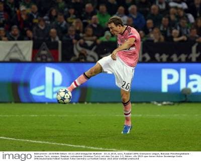 03.11.2015, xovx, Fussball UEFA Champions League, Borussia Mönchengladbach - Juventus Turin, emspor, Stephan Lichtsteiner (Juventus Turin) mit dem Tor zum 1:1, Aktion.
