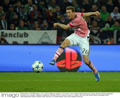 03.11.2015, xovx, Fussball UEFA Champions League, Borussia Mönchengladbach - Juventus Turin, emspor, Stephan Lichtsteiner (Juventus Turin) mit dem Tor zum 1:1, Aktion.