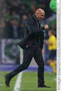 03.11.2015, Fussball UEFA Champions League 2015 2016, Gruppenphase, 4.Spieltag, Borussia Mönchengladbach - Juventus Turin, im Borussia-Park Mönchengladbach. Jubel Interimstrainer Andre Schubert (Gladbach) zum Tor zum 1:0 