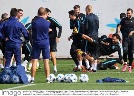 Fußball, Champions League, FC Barcelona Training und PK Nov. 3, 2015 - Barcelona, Catalonia, Spain - BARCELONA -november 03- SPAIN: Dani Alves during the training before the Champions League match against Bate Borisov, on november 03, 2015. Photo: Barcelona Training Champions  - ZUMAn230