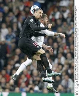Fußball, Champions League, Real Madrid - Paris St. Germain Real Madrid s Sergio Ramos (r) and Paris Saint-Germain s Zlatan Ibrahimovic during Champions League 2014 2015 Semi-finals 2nd leg match. November 3,2015.  (2015110302)