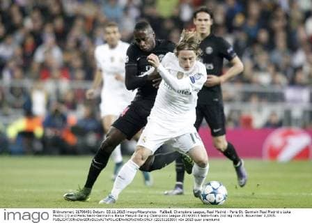 Fußball, Champions League, Real Madrid - Paris St. Germain Real Madrid s Luka Modric (r) and Paris Saint-Germain s Blaise Matuidi during Champions League 2014 2015 Semi-finals 2nd leg match. November 3,2015.  (2015110303)