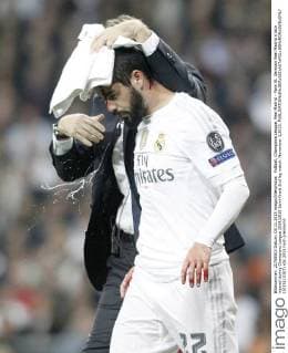 Fußball, Champions League, Real Madrid - Paris St. Germain Real Madrid s Isco injured during Champions League 2014 2015 Semi-finals 2nd leg match. November 3,2015.  (2015110307)