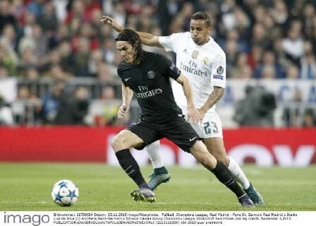 Fußball, Champions League, Real Madrid - Paris St. Germain Real Madrid s Danilo Luiz da Silva (r) and Paris Saint-Germain s Edinson Cavani during Champions League 2014 2015 Semi-finals 2nd leg match. November 3,2015.  (2015110308)