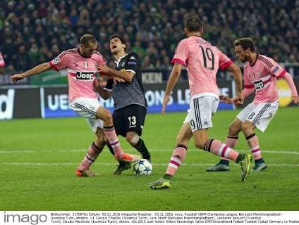 03.11.2015, xovx, Fussball UEFA Champions League, Borussia Menchengladbach - Juventus Turin, emspor, v.l. Giorgio Chiellini (Juventus Turin), Lars Stindl (Borussia Moenchengladbach), Leonardo Bonucci (Juventus Turin), Claudio Marchisio (Juventus Turin), Aktion.