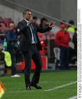 Fußball, Champions League, Benfica Lissabon - Galatasaray Istanbul UEFA Champions League Group C football match between Benfica and Galatasaray at Estadio da Luz Stadium in Lisbon, Portugal on 03 November , 2015. Pictured: Coach Hamza Hamzaoglu of Galatasaray. 