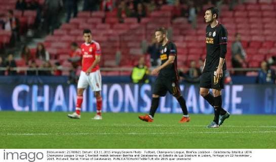 Fußball, Champions League, Benfica Lissabon - Galatasaray Istanbul UEFA Champions League Group C football match between Benfica and Galatasaray at Estadio da Luz Stadium in Lisbon, Portugal on 03 November , 2015. Pictured: Burak Yilmaz of Galatasaray. 