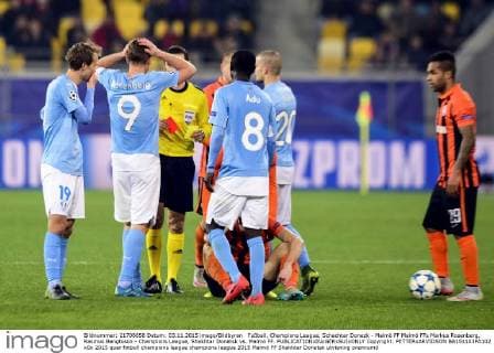 Fußball, Champions League, Schachtar Donezk - Malmö FF Malmö FFs Markus Rosenberg, Rasmus Bengtsson - Champions League, Shakhtar Donetsk vs. Malmö FF.  Copyright: PETTERxARVIDSON BB151103PA102
