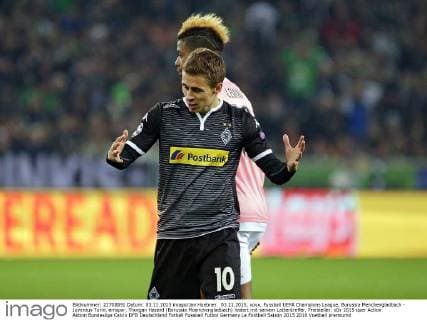 03.11.2015, xovx, Fussball UEFA Champions League, Borussia Menchengladbach - Juventus Turin, emspor, Thorgan Hazard (Borussia Moenchengladbach) hadert mit seinem Lattentreffer, Freisteller.