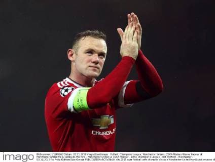 Fußball, Champions League, Manchester United - ZSKA Moskau Wayne Rooney of Manchester United ManU applauds the fans - Manchester United vs CSKA Moscow - UEFA Champion s League - Old Trafford - Manchester - 03 11 2015 Pic Philip Oldham SportImage EDITORIAL USE ONLY. No use with unauthorised audio, video, data, fixture lists, club league logos or live services. Online in-match use limited to 120 images, no video emulation. No use in betting, games or single club league player publications.