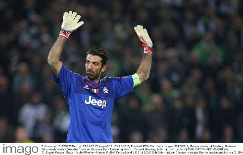 03.11.2015, Fussball UEFA Champions League 2015 2016, Gruppenphase, 4.Spieltag, Borussia Mönchengladbach - Juventus Turin, im Borussia-Park Mönchengladbach. Torwart Gianluigi Buffon (Juventus Turin) 