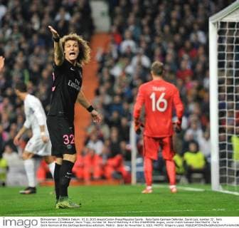 Paris Saint-Germain Defender, David Luiz, number 32 . Paris Saint-Germain Goalkeeper, Kevin Trapp, number 16. Round Matchday 4 of the CHAMPIONS league, soccer match between Real Madrid - Paris Saint-Germain at the Santiago Bernabeu estadium, Madrid - Spain by November 3, 2015. PHOTO: Gregorio Lopez. 