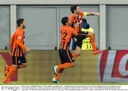 151103 Shakhtar Donetsks Darijo Srna och EduardoÊjublar efter 2-0 malet pa straff under fotbollsmatchen i Champions League mellan Shakhtar Donetsk och Malmö FF den 3 november 2015 i Lviv.  Copyright: PETTERxARVIDSON BB151103PA158