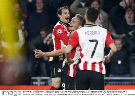 (L-R), Andres Guardado of PSV, Luuk de Jong of PSV, Gaston Pereiro of PSV during the UEFA Champions League match between PSV Eindhoven and VfL Wolfsburg on November 3, 2015 in Eindhoven, The Netherlands. PSV v VfL Wolfsburg UEFA Champions League 2015 2016 xVIxJeroenxPutmansxIVx 4541655