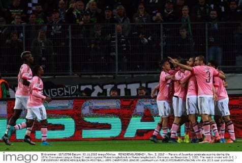 MÖNCHENGLADBACH , Nov. 3, 2015 -- Players of Juventus celebrate scoring during the UEFA Champions League Group D match against Moenchengladbach in Moenchengladbach, Germany, on November 3, 2015. The match ended with 1-1. ) (SP)GERMANY-MOENCHENGLADBACH-FOOTBALL-UEFA CHAMPIONS LEAGUE LuoxHuanhuan 