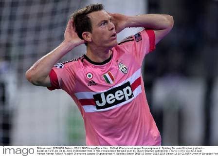 Fußball Champions League Gruppenphase 4. Spieltag Borussia Mönchengladbach - Juventus Turin am 03.11.2015 im Borussia-Park in Mönchengladbach Torjubel zum 1:1 durch Stephan Lichtsteiner ( Turin ) xTTx