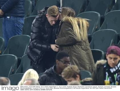03.11.2015, Fussball, Saison 2015 2016, Champions League, 2015 16, Vorrunde, Borussia Mönchengladbach - Juventus Turin 1:1, Andre Hahn (Borussia Moenchengladbach) mit Freundin Ragna Bauer