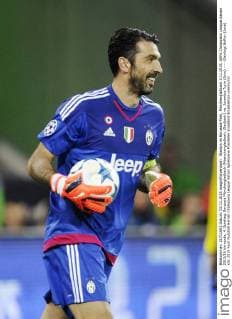 Stadion im Borussia-Park, Mönchengladbach 3.11.2015, UEFA Champions League Saison 2015 16 Vorrunde, 4. Spieltag, Borussia Mönchengladbach (Moenchengladbach, Gladbach) vs. Juventus Turin (Juve) ---- Gianluigi Buffon (Juve)