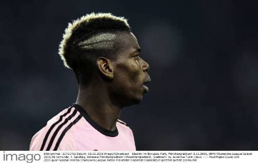 Stadion im Borussia-Park, Mönchengladbach 3.11.2015, UEFA Champions League Saison 2015 16 Vorrunde, 4. Spieltag, Borussia Mönchengladbach (Moenchengladbach, Gladbach) vs. Juventus Turin (Juve) ---- Paul Pogba (Juve)