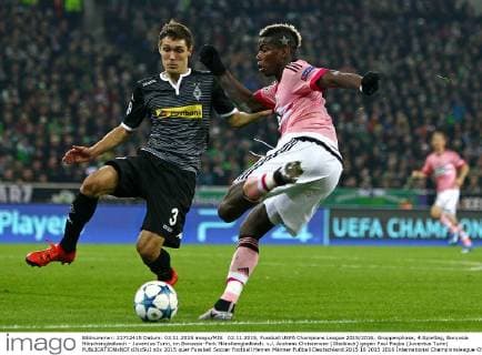 03.11.2015, Fussball UEFA Champions League 2015 2016, Gruppenphase, 4.Spieltag, Borussia Mönchengladbach - Juventus Turin, im Borussia-Park Mönchengladbach. v.l. Andreas Christensen (Gladbach) gegen Paul Pogba (Juventus Turin) 