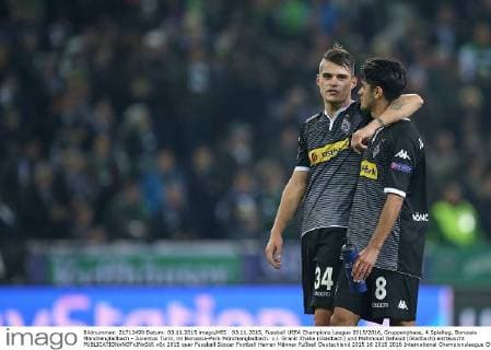 03.11.2015, Fussball UEFA Champions League 2015 2016, Gruppenphase, 4.Spieltag, Borussia Mönchengladbach - Juventus Turin, im Borussia-Park Mönchengladbach. v.l. Granit Xhaka (Gladbach) und Mahmoud Dahoud (Gladbach) enttäuscht 