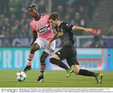 03.11.2015, Fussball UEFA Champions League 2015 2016, Gruppenphase, 4.Spieltag, Borussia Mönchengladbach - Juventus Turin, im Borussia-Park Mönchengladbach. v.l. Paul Pogba (Juventus Turin) gegen Havard Nordtveit (Gladbach) 