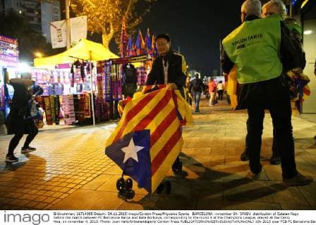 BARCELONA -november 04- SPAIN: distribution of Catalan flags before the match between FC Barcelona Barca and Bate Borisova, corresponding to the round 4 of the Champions League, played at the Camp Nou, on november 4, 2015. Photo: Joan Valls Urbanandsport Cordon Press 