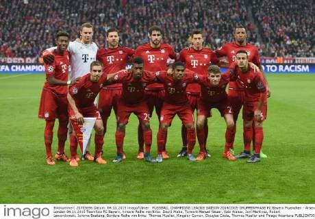 FUSSBALL CHAMPIONS LEAGUE SAISON 2014 2015 GRUPPENPHASE FC Bayern Muenchen - Arsenal London 04.11.2015 Teamfoto FC Bayern, hintere Reihe von links: David Alaba, Torwart Manuel Neuer, Xabi Alonso, Javi Martinez, Robert Lewandowski, Jerome Boateng. Bordere Reihe von links: Thomas Mueller, Kingsley Coman, Douglas Costa, Thomas Mueller und Thiago Alcantara 
