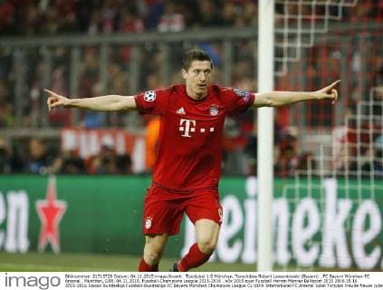 Tporjubel 1:0 München, Torschütze Robert Lewandowski (Bayern) . FC Bayern München-FC Arsenal . München, GER, 04.11.2015, Fussball-Champions League 2015-2016 .