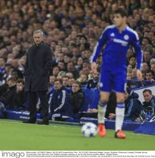 04.11.2015. Stamford Bridge, London, England. Champions League. Chelsea versus Dynamo Kiev.Jose Mourinho, the Chelsea manager watches on as his side launch another attack. xNigelxCookex  ActionPlus11679361