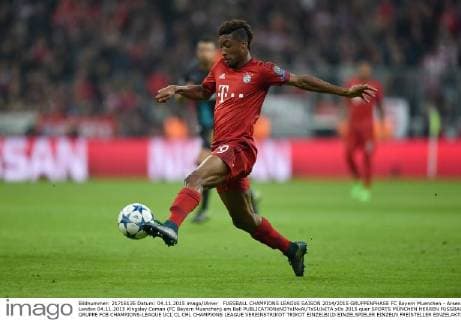 FUSSBALL CHAMPIONS LEAGUE SAISON 2014 2015 GRUPPENPHASE FC Bayern Muenchen - Arsenal London 04.11.2015 Kingsley Coman (FC Bayern Muenchen) am Ball 